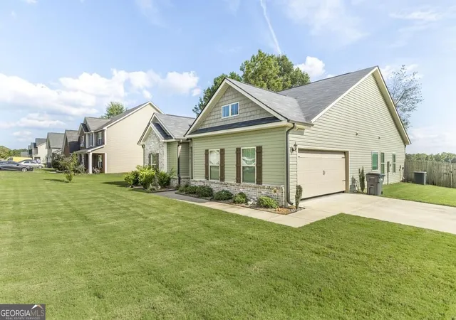 Photo 4 of Single family home for sale at 101 Lynn Wright Dr, Perry, GA 31069 | MLS# 10840482 | Listing updated on 2026-09-18