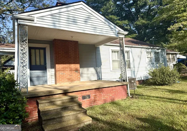 Photo 3 of Single family home for sale at 2402 N Broad St, Commerce, GA 30529 | MLS# 10850815 | Listing updated on 2026-10-06