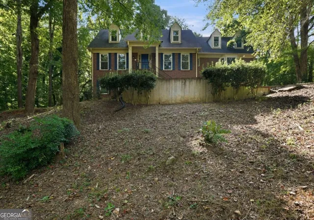 Photo 1 of Single family home for sale at 4927 Castlewood Dr Sw, Lilburn, GA 30047 | MLS# 10843850 | Listing updated on 2026-09-11