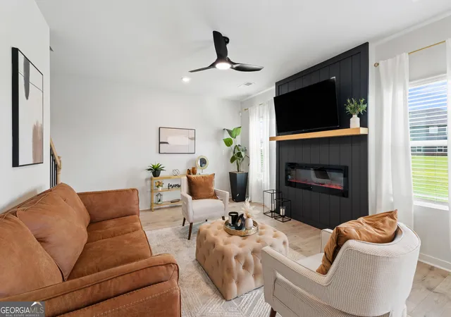 Photo 4 of Single family home for sale at 404 Daffodil Ln, Mcdonough, GA 30253 | MLS# 10837647 | Listing updated on 2026-09-15