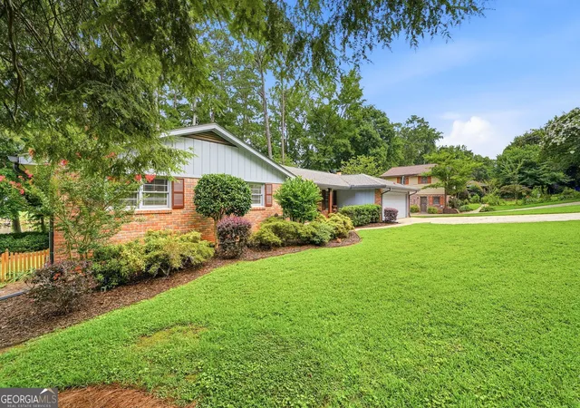 Photo 3 of Single family home for sale at 2858 Templar Knight Dr, Tucker, GA 30084 | MLS# 10850562 | Listing updated on 2026-10-05