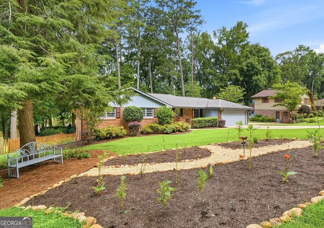 Photo 3 of Single family home for sale at 2858 Templar Knight Dr, Tucker, GA 30084 | MLS# 10850562 | Listing updated on 2026-10-05