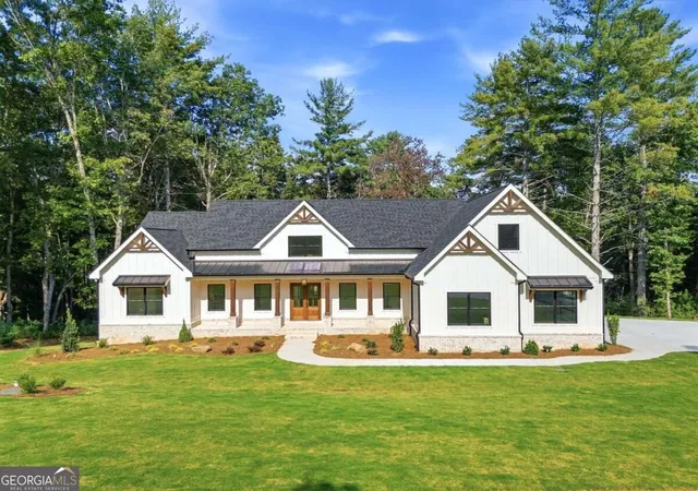 Photo 1 of Mansion for sale at 469 Oakwood Way, Blairsville, GA 30512 | MLS# 10851336 | Listing updated on 2026-10-07