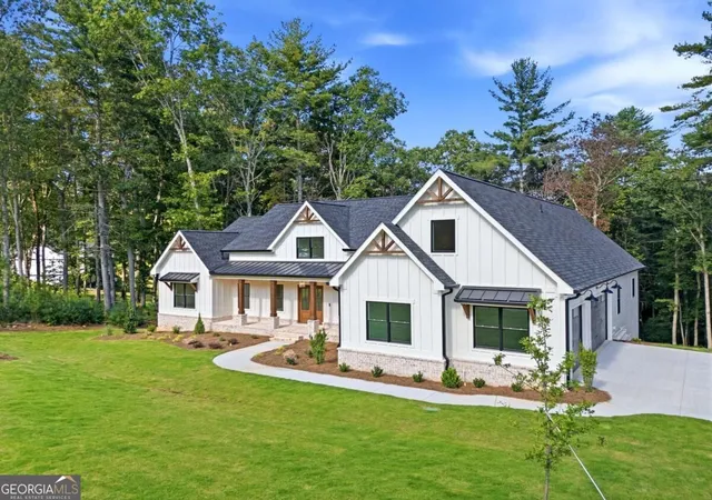 Photo 3 of Mansion for sale at 469 Oakwood Way, Blairsville, GA 30512 | MLS# 10851336 | Listing updated on 2026-10-07