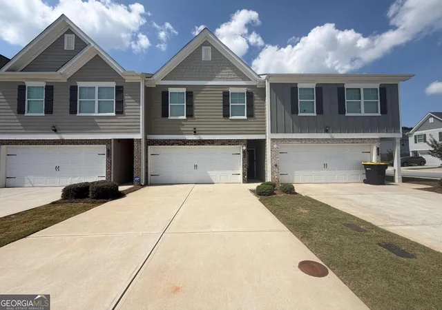 Townhouse for sale at 11633 Mendenhall Ct, Hampton, GA 30228 | MLS# 10849536