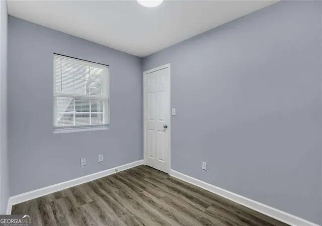 Listing Photo 2 - Condo for sale in building located at 210 Sampson St, Atlanta, GA 30312 - Unit #7