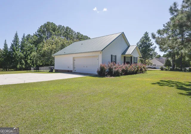 Photo 3 of Sale Pending at 123 Whippoorwill Landing, Cochran, GA 31014 | MLS# 10842053 | Listing updated on 2026-09-18