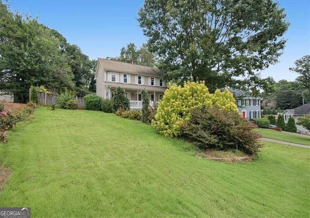 Photo 3 of Single family home for sale at 720 Creek Trl Nw, Kennesaw, GA 30144 | MLS# 10852244 | Listing updated on 2026-10-08