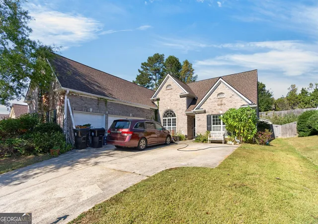 Photo 2 of Single family home for sale at 93 Bent Ridge Dr S, Dawsonville, GA 30534 | MLS# 10874990 | Listing updated on 2026-10-30