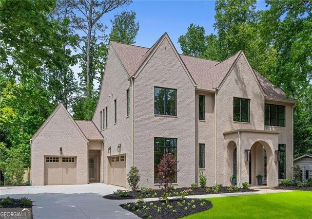 Photo 2 of Single family home for sale at 175 Pebble Trl, Alpharetta, GA 30009 | MLS# 10843345 | Listing updated on 2026-09-10