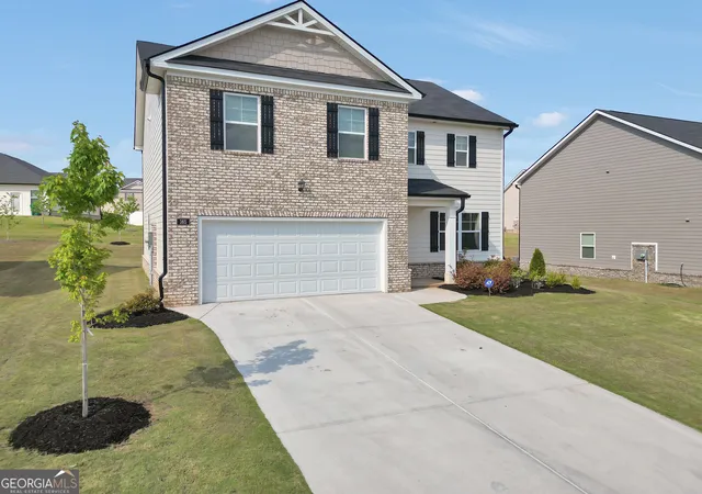Photo 3 of Single family home for sale at 165 Aster Ave, Locust Grove, GA 30248 | MLS# 10847463 | Listing updated on 2026-09-30