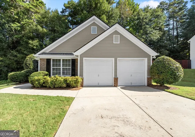 Photo 2 of Single family home for sale at 1421 Pine Acre Dr, Sugar Hill, GA 30518 | MLS# 10828045 | Listing updated on 2026-10-02