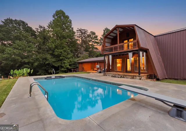 Photo 3 of Single family home for sale at 932 Camp Mikell Rd, Toccoa, GA 30577 | MLS# 10831542 | Listing updated on 2026-09-27