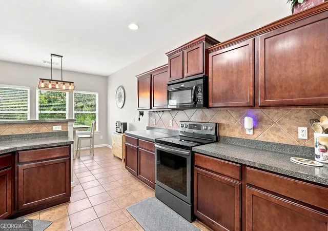 Photo 3 of Single family home for sale at 5538 Mulberry Preserve Dr, Flowery Branch, GA 30542 | MLS# 10831611 | Listing updated on 2026-09-22