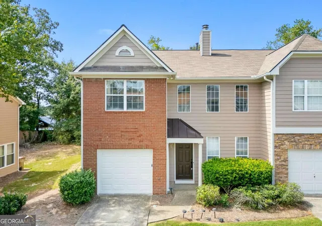 Townhouse for sale at 109 Oak Green Dr, Lawrenceville, GA 30044 | MLS# 10851438