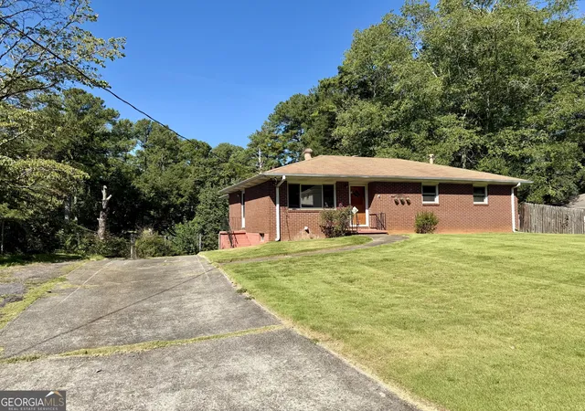 Photo 3 of Single family home for sale at 3226 Woodview Dr Se, Smyrna, GA 30082 | MLS# 10847986 | Listing updated on 2026-09-18