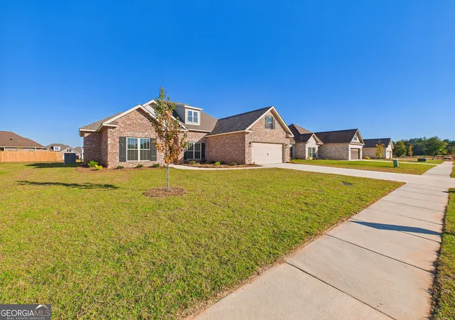 Photo 4 of Single family home for sale at 201 Woodwinds Ct, Kathleen, GA 31047 | MLS# 10752864 | Listing updated on 2026-10-27