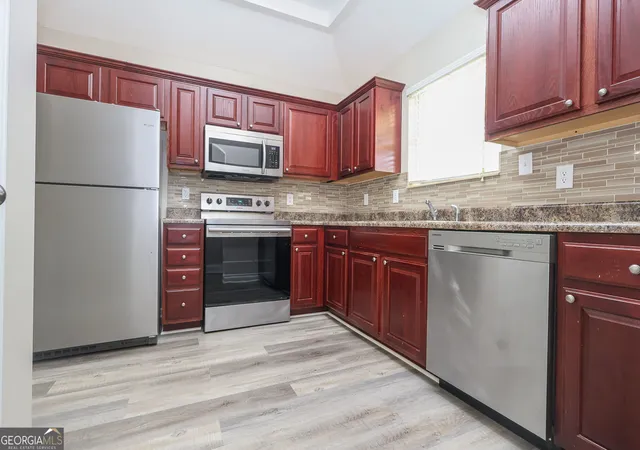 Photo 4 of Single family home for sale at 105 Rockport Ct, Perry, GA 31069 | MLS# 10880475 | Listing updated on 2026-10-29