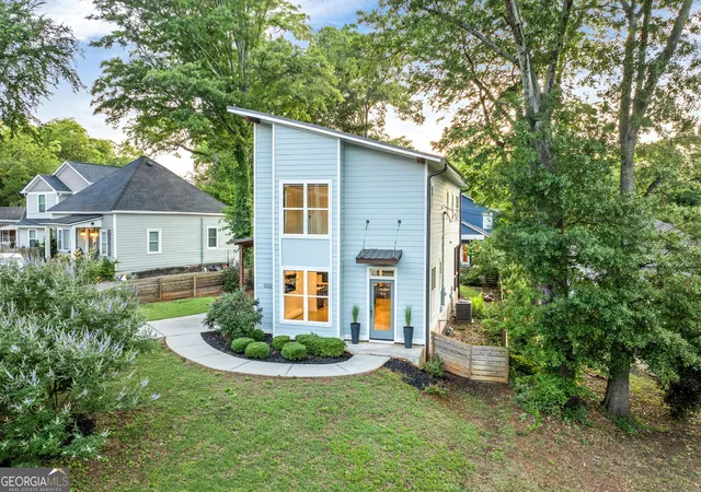 Photo 1 of Single family home for sale at 1322 W Hancock Ave W, Athens, GA 30606 | MLS# 10774481 | Listing updated on 2026-10-26