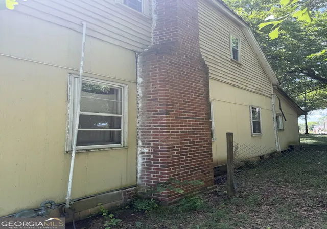 Photo 3 of Single family home for sale at 317 Carleeta St, Barnesville, GA 30204 | MLS# 10880455 | Listing updated on 2026-10-28