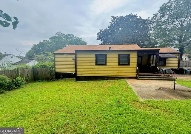 Photo 2 of Sale Pending at 230 Eleanor St SE, Atlanta, GA 30317 | MLS# 10837145 | Listing updated on 2026-10-21