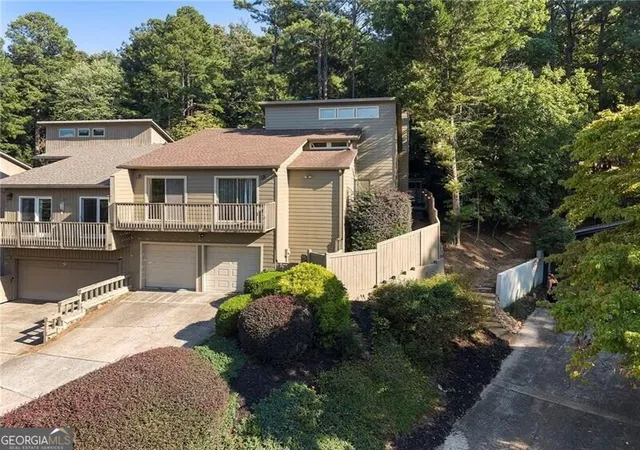 Photo 2 of Townhouse for sale at 3000 Sawtooth Cir, Johns Creek, GA 30022 | MLS# 10841673 | Listing updated on 2026-09-28