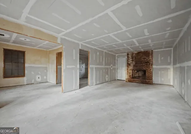Photo 2 of Single family home for sale at 6917 Mccurley Rd, Acworth, GA 30102 | MLS# 10878853 | Listing updated on 2026-10-26