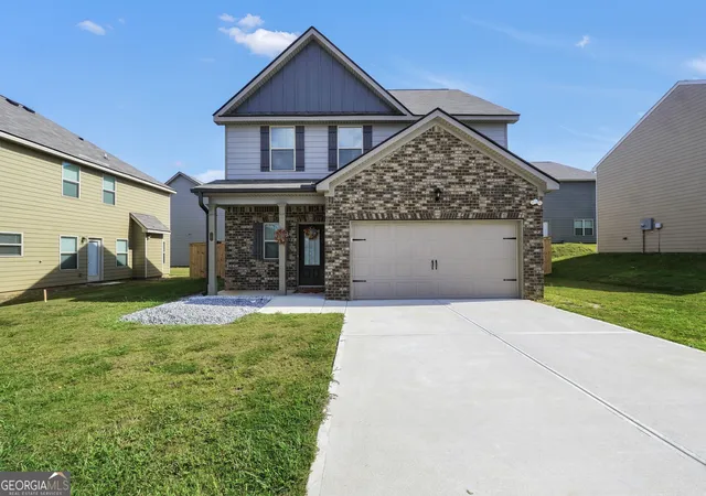 Photo 1 of Single family home for sale at 102 Douglas Fir Dr, Jackson, GA 30233 | MLS# 10850904 | Listing updated on 2026-10-06