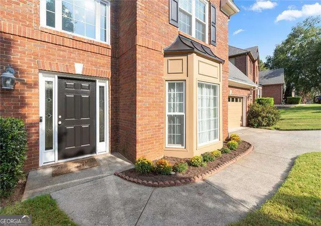 Photo 2 of Single family home for sale at 11935 Leeward Walk Cir, Alpharetta, GA 30005 | MLS# 10848405 | Listing updated on 2026-10-02