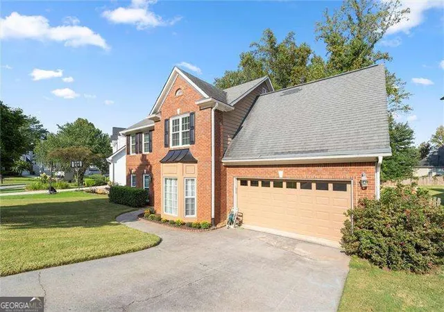 Photo 3 of Single family home for sale at 11935 Leeward Walk Cir, Alpharetta, GA 30005 | MLS# 10848405 | Listing updated on 2026-10-02