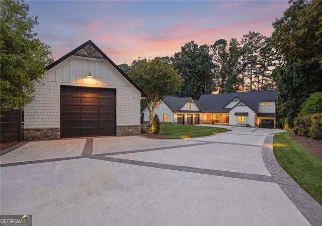 Photo 2 of Single family home for sale at 3275 Lanier Beach S Rd, Cumming, GA 30041 | MLS# 10839185 | Listing updated on 2026-09-17