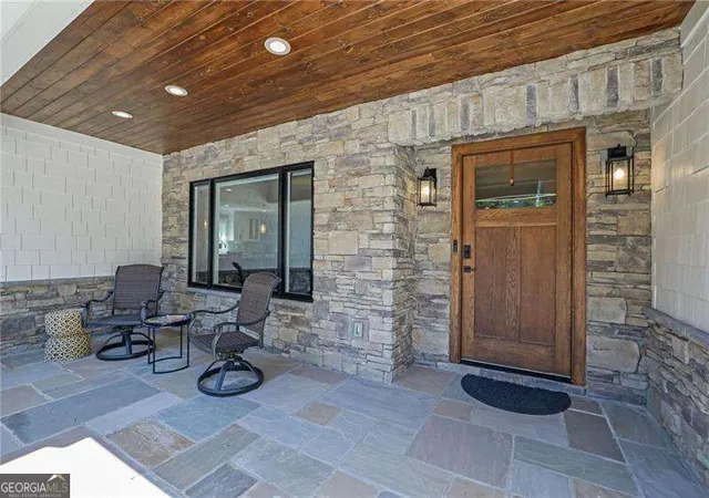Photo 4 of Single family home for sale at 3275 Lanier Beach S Rd, Cumming, GA 30041 | MLS# 10839185 | Listing updated on 2026-09-17