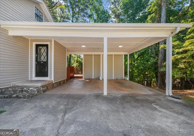 Photo 3 of Sale Pending at 1861 Jimmy Dodd Rd, Buford, GA 30518 | MLS# 10842499 | Listing updated on 2026-09-21