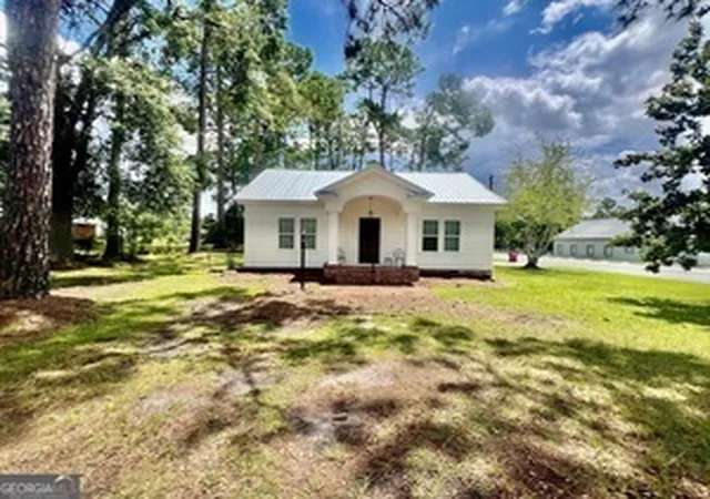 Photo 1 of Single family home for sale at 141 S First Ave, Mcrae Helena, GA 31055 | MLS# 10831602 | Listing updated on 2026-09-15
