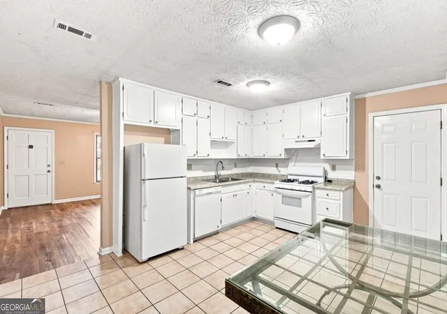 Photo 4 of Single family home for sale at 67 Rivercrest Ct, Riverdale, GA 30274 | MLS# 10839879 | Listing updated on 2026-09-18