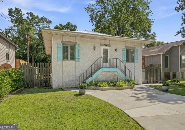 Photo 1 of Single family home for sale at 222 Circle Dr, St. Simons, GA 31522 | MLS# 10844187 | Listing updated on 2026-09-11