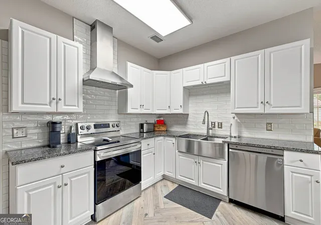 Photo 3 of Single family home for sale at 222 Circle Dr, St. Simons, GA 31522 | MLS# 10844187 | Listing updated on 2026-09-11