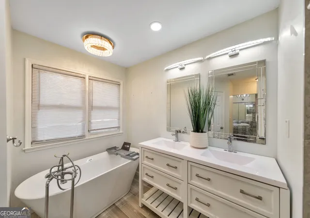 Photo 3 of Single family home for sale at 4996 Ter Green Tr, Stone Mountain, GA 30088 | MLS# 10840506 | Listing updated on 2026-09-17