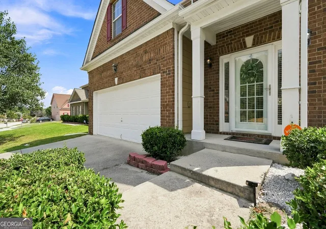 Photo 3 of Single family home for sale at 2162 Poplar Fls Ave, Lithonia, GA 30058 | MLS# 10837569 | Listing updated on 2026-09-15