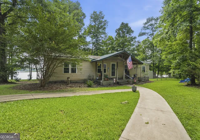 Photo 2 of Manufactured home for sale at 102 Allens Aly, Eatonton, GA 31024 | MLS# 10777420 | Listing updated on 2026-09-09