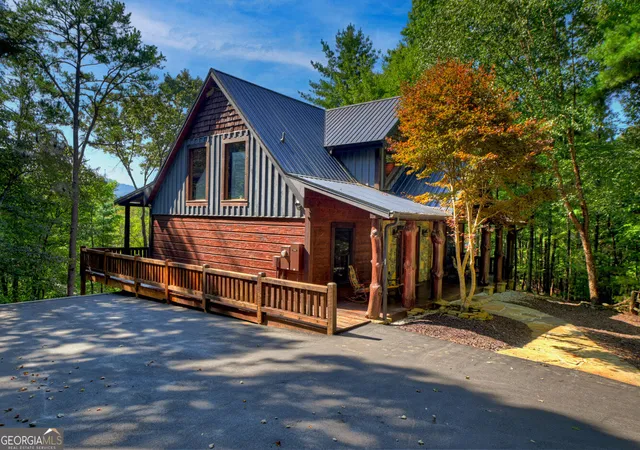 Photo 3 of Single family home for sale at 330 Seneca Dr, Ellijay, GA 30540 | MLS# 10841311 | Listing updated on 2026-09-26
