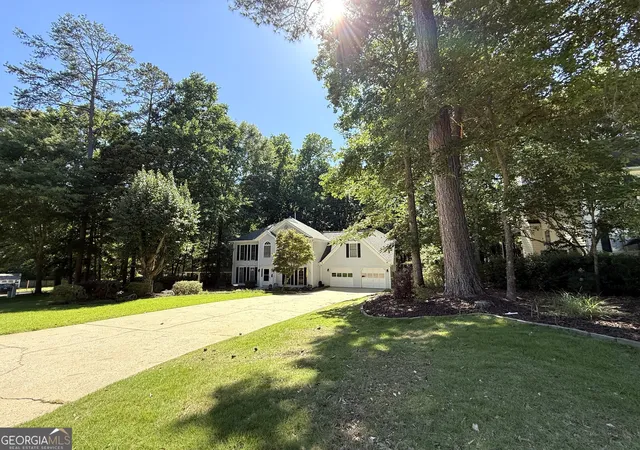 Photo 2 of Single family home for sale at 412 Taberon Rd, Peachtree City, GA 30269 | MLS# 10840852 | Listing updated on 2026-09-05