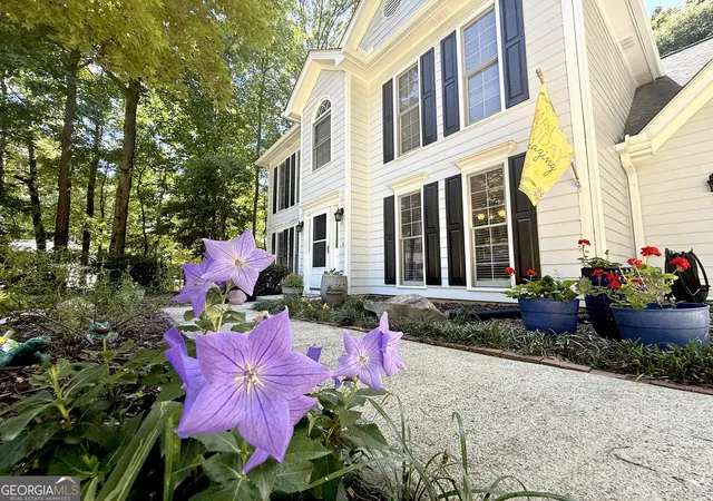Photo 3 of Single family home for sale at 412 Taberon Rd, Peachtree City, GA 30269 | MLS# 10840852 | Listing updated on 2026-10-09