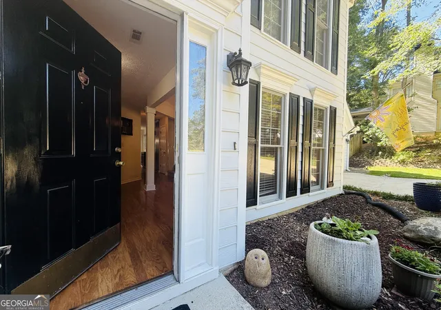 Photo 3 of Single family home for sale at 412 Taberon Rd, Peachtree City, GA 30269 | MLS# 10840852 | Listing updated on 2026-10-09