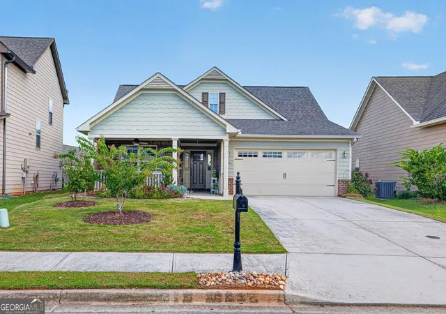 Photo 3 of Single family home for sale at 4826 Lost Crk Dr, Gainesville, GA 30504 | MLS# 10846102 | Listing updated on 2026-10-08