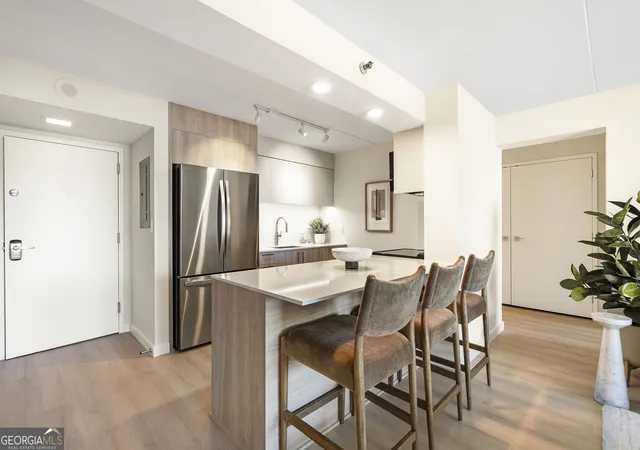 Photo 2 of Condo for sale at 2460 Peachtree Rd NE #1111, Atlanta, GA 30305 | MLS# 10838957 | Listing updated on 2026-09-14