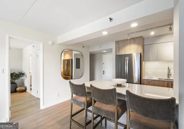 Photo 4 of Condo for sale at 2460 Peachtree Rd NE #1111, Atlanta, GA 30305 | MLS# 10838957 | Listing updated on 2026-09-14