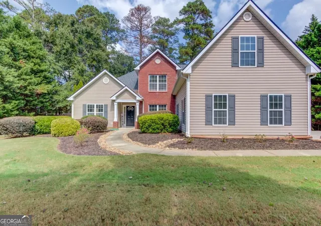 Photo 1 of Single family home for sale at 775 Winding Grv Ln, Loganville, GA 30052 | MLS# 10851672 | Listing updated on 2026-10-07