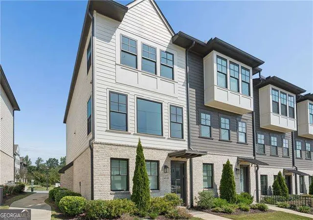 Photo 2 of Townhouse for sale at 6548 Beacon Dr, Sandy Springs, GA 30328 | MLS# 10849133 | Listing updated on 2026-10-06