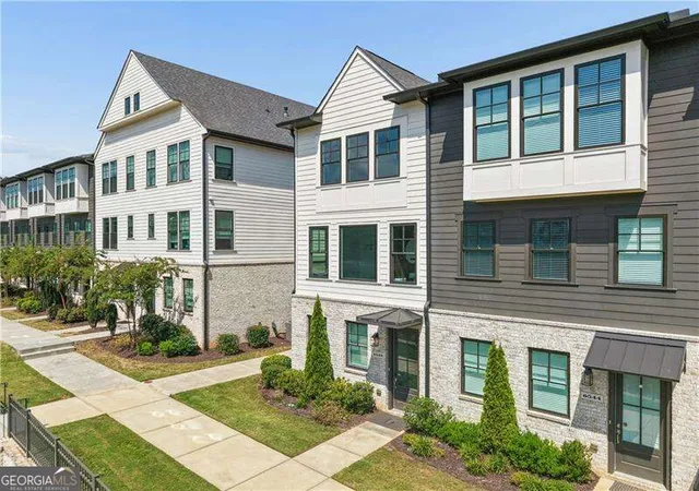 Photo 3 of Townhouse for sale at 6548 Beacon Dr, Sandy Springs, GA 30328 | MLS# 10849133 | Listing updated on 2026-10-06